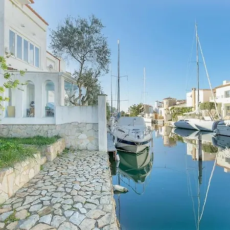 V020 - Puerto Primero Holiday home Empuriabrava